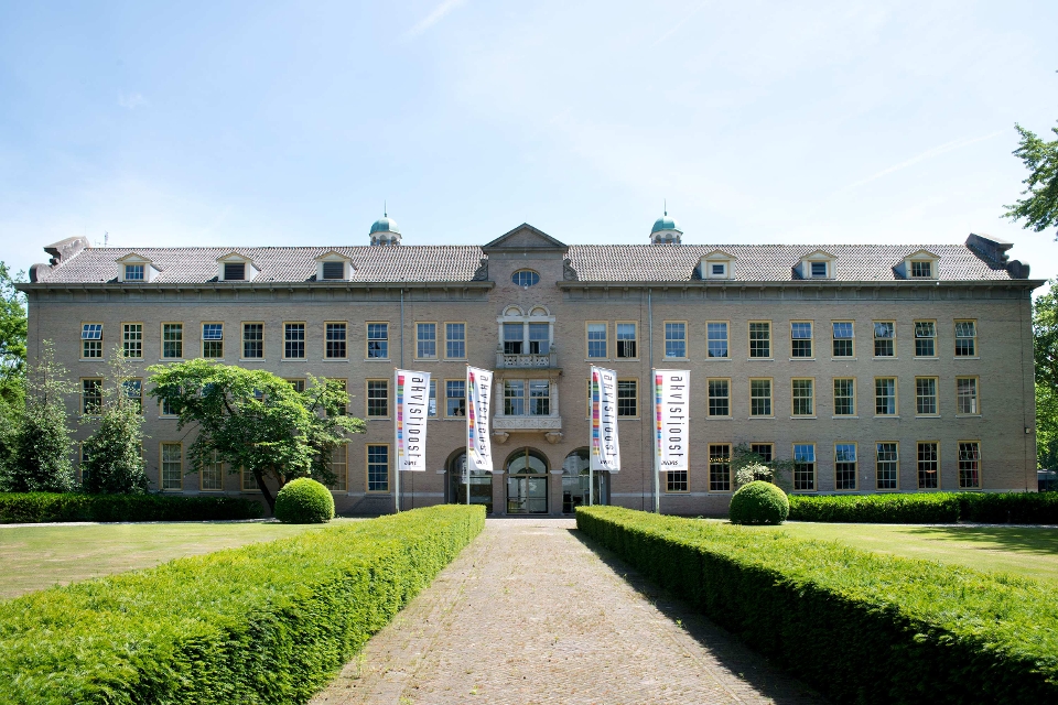 Stjoostbreda
